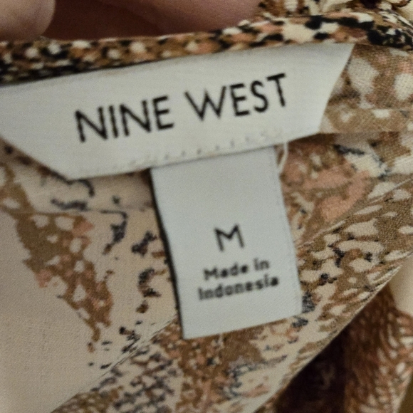 Nine West Blouse Top Women's M White Brown Snake Skin Print V Neck Button Front - Picture 7 of 9